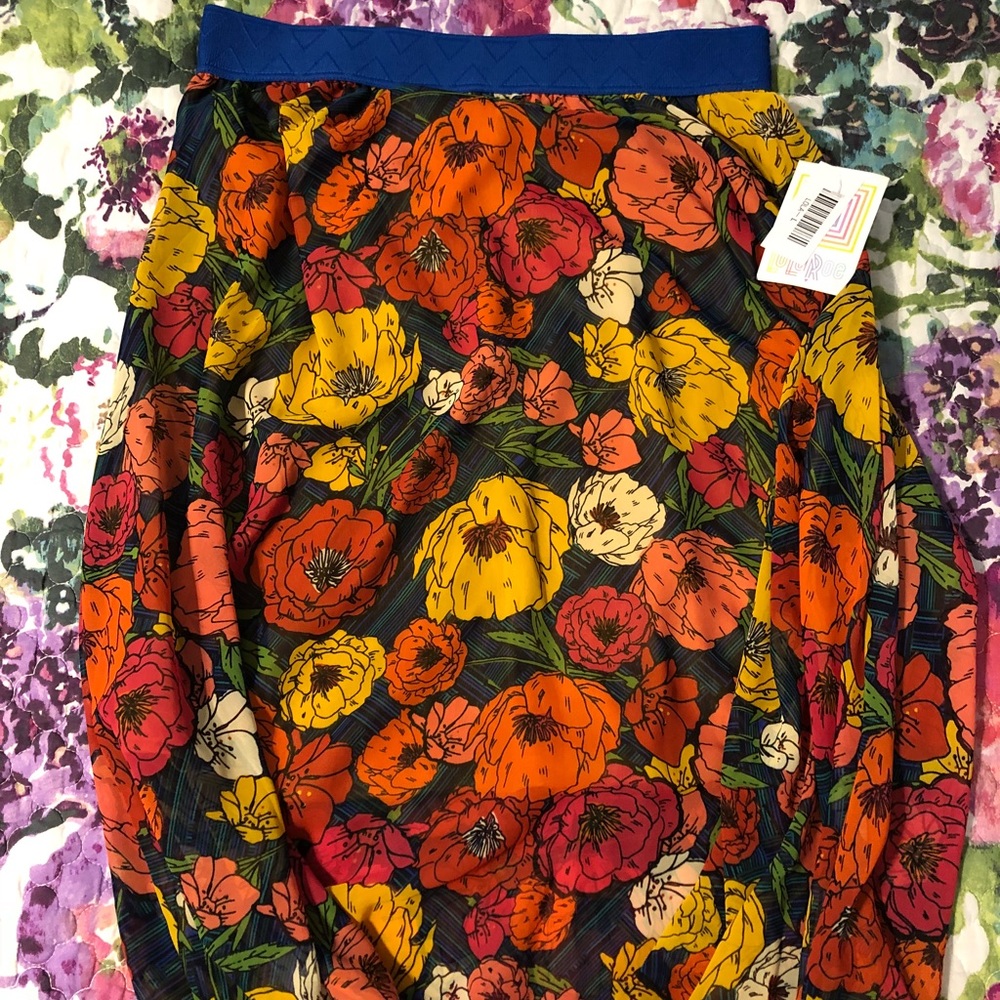 Lularoe NWT large Lola skirt